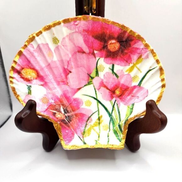 SCALLOPED FAN SHELL  - Picture 1 of 1
